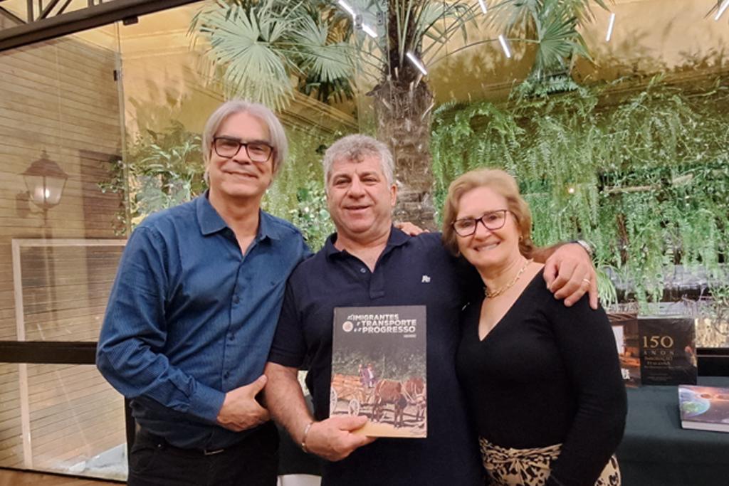 Luis H. Rocha com o amigo Cesar e esposa