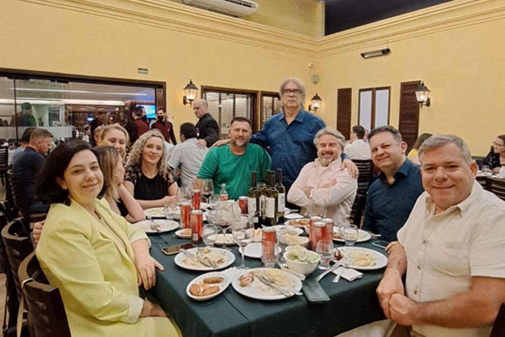 Lançamento Curitiba – O autor com os convidados