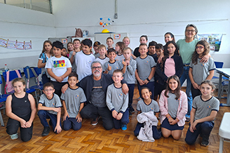 Palestra Santa Tereza – O autor com os alunos da rede pública