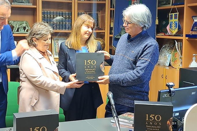 Doação das obras para a Biblioteca do Museu da Imigração, em Belluno